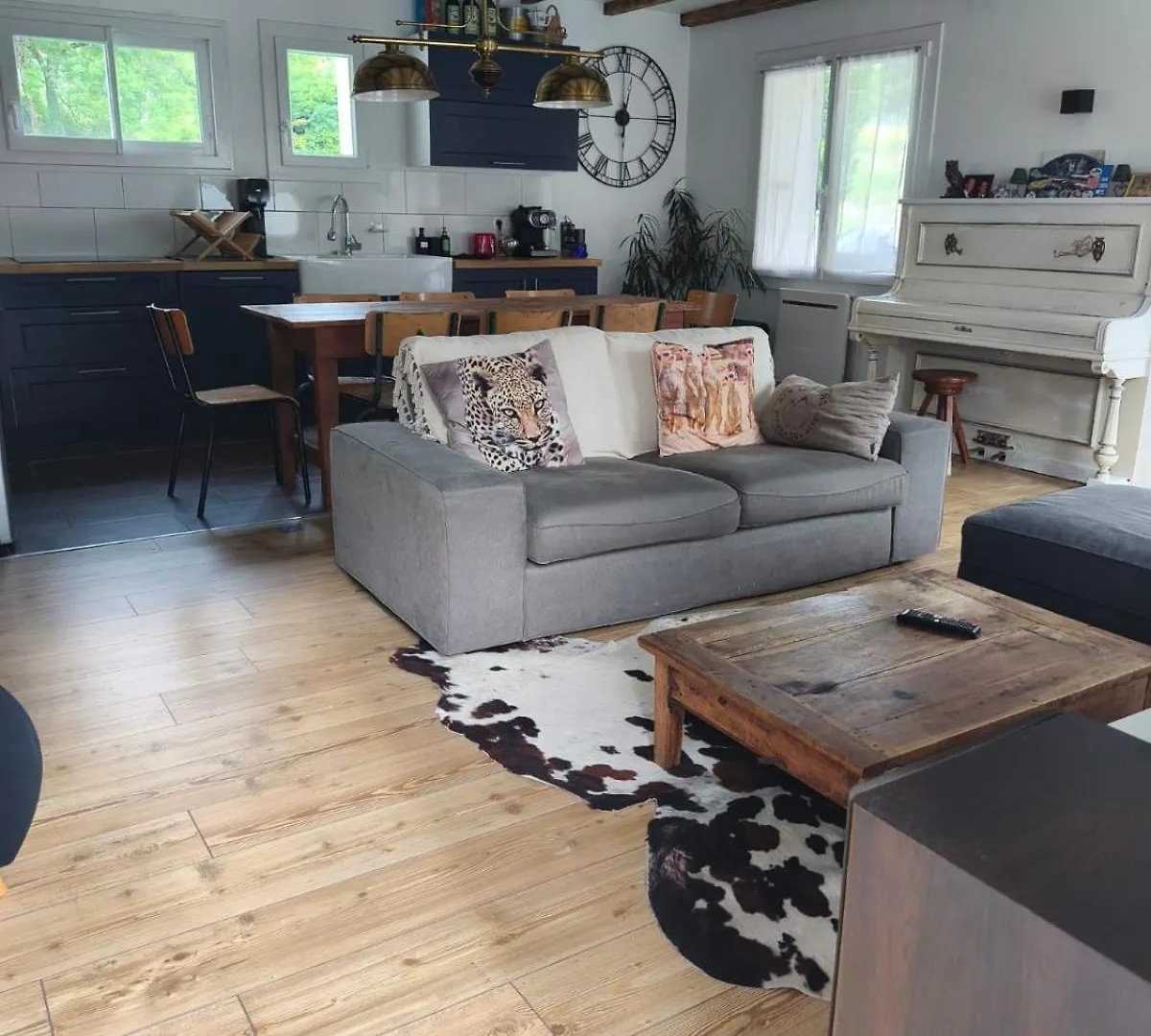 Ferienhaus Maison Vintage Avec Piscine Chanaz
